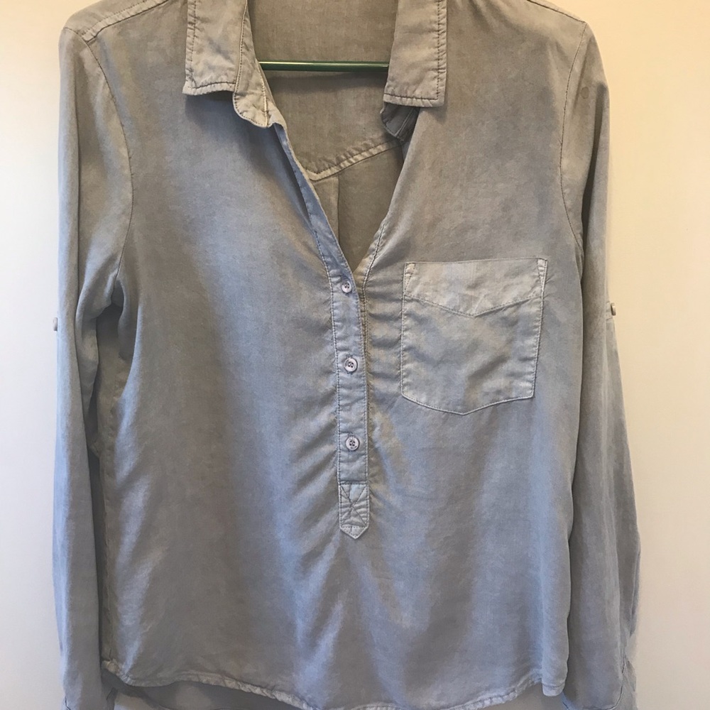 Bella Dahl :soft, hi-low grey pop over top.